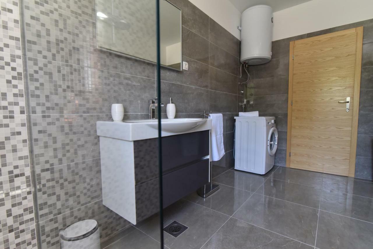 Villa Village Idylle With Heated Pool, Sauna, Jacuzzy And Private Parking Sukošan Exteriör bild