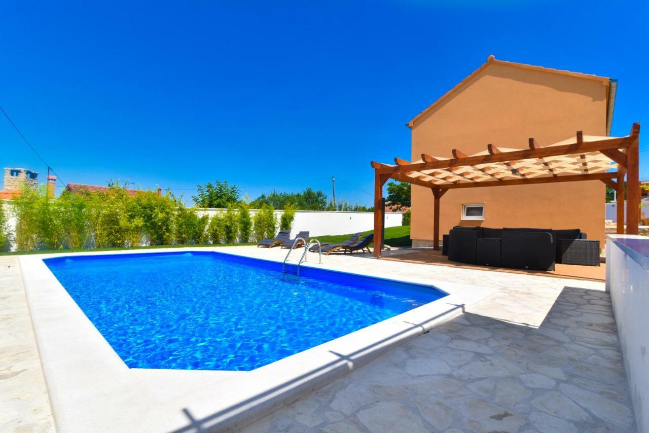Villa Village Idylle With Heated Pool, Sauna, Jacuzzy And Private Parking Sukošan Exteriör bild