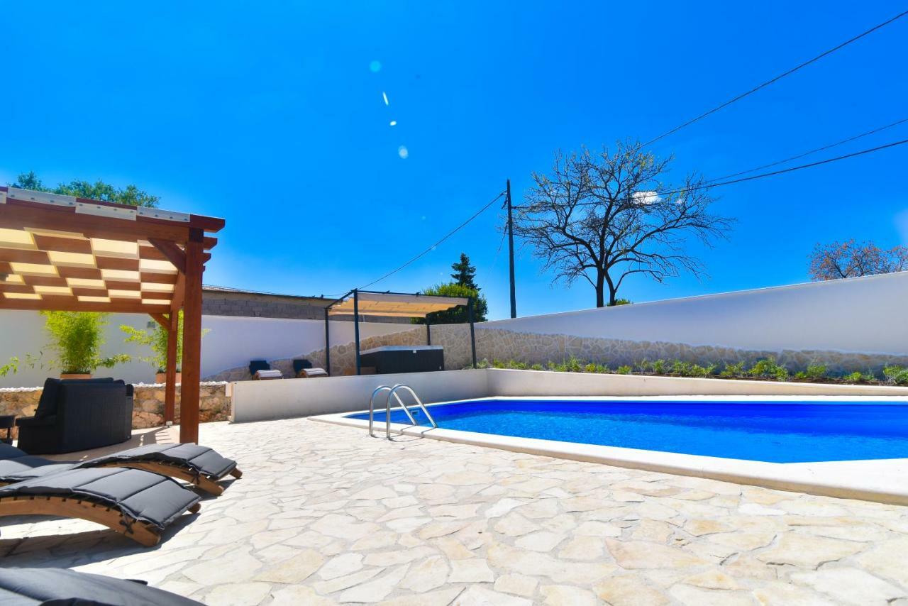 Villa Village Idylle With Heated Pool, Sauna, Jacuzzy And Private Parking Sukošan Exteriör bild