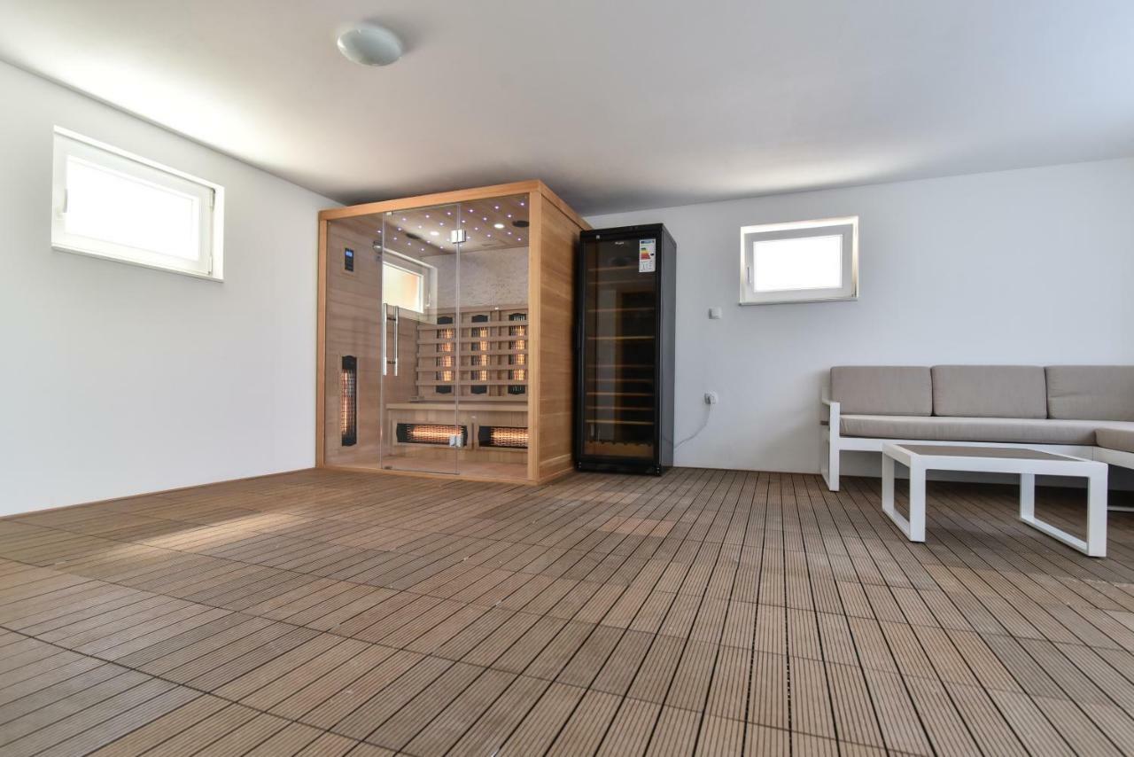 Villa Village Idylle With Heated Pool, Sauna, Jacuzzy And Private Parking Sukošan Exteriör bild