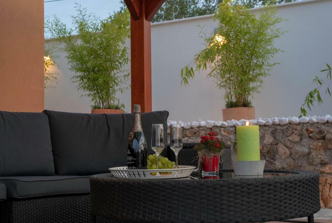 Villa Village Idylle With Heated Pool, Sauna, Jacuzzy And Private Parking Sukošan Exteriör bild