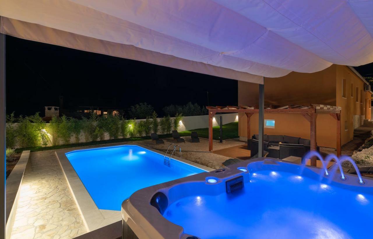 Villa Village Idylle With Heated Pool, Sauna, Jacuzzy And Private Parking Sukošan Exteriör bild